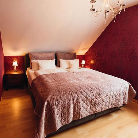Dooscht Gaestehaus Reichshof Креф Экстерьер фото